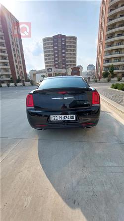 کرایسلەر 300